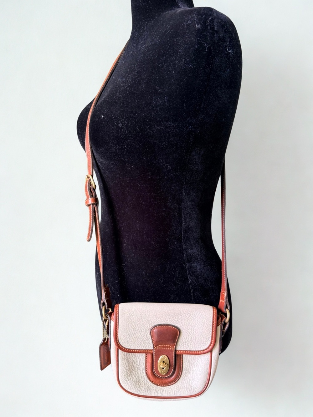 Vintage COACH Two-Tone Leather Flap Crossbody Bag - Style 311 - Picture 2 of 8